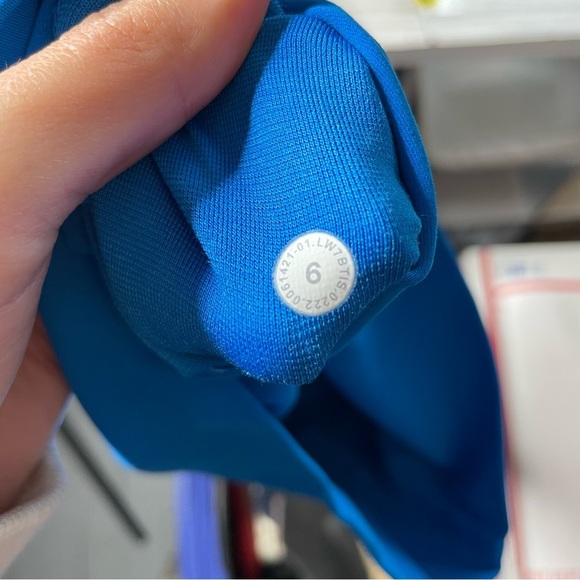 Lululemon Align High-Rise Short 6" Nulu
Poolside size 6 - Picture 5 of 8